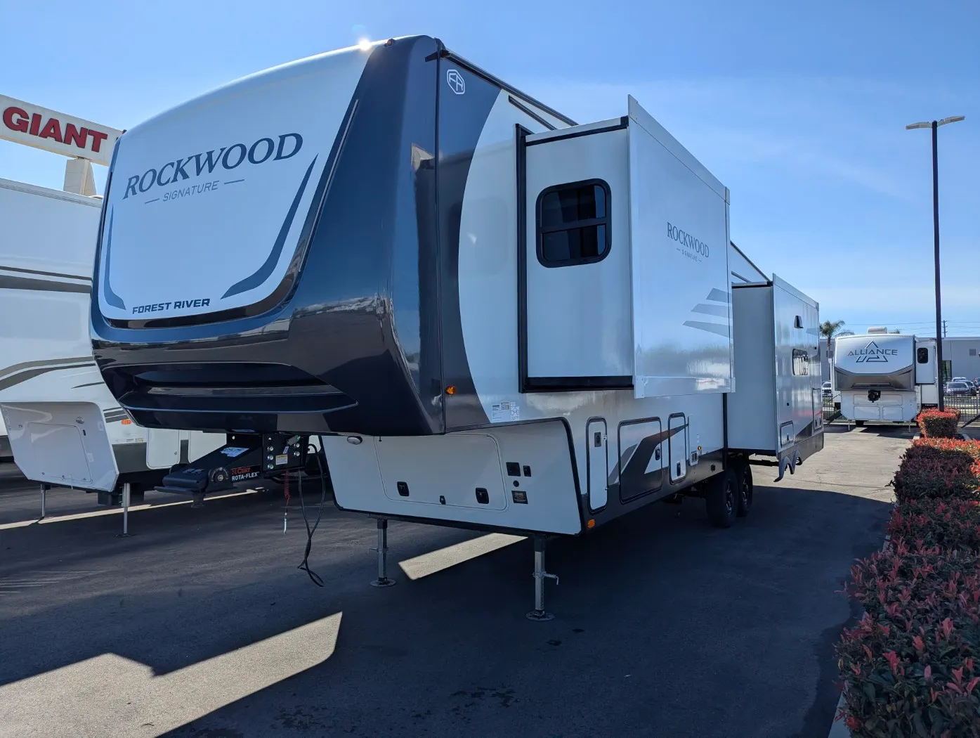 2026 Forest River Rockwood Signature R361RLS - Photo 4