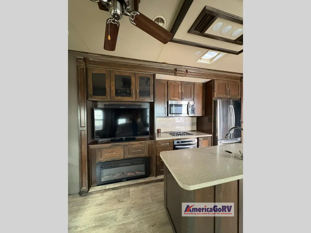 2018 VanLeigh RV Vilano 369FB, Photos photo 11