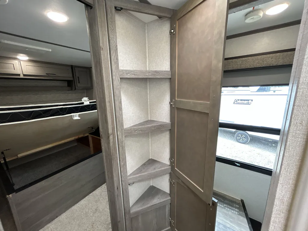 2020 Keystone Raptor 415, Photos photo 24