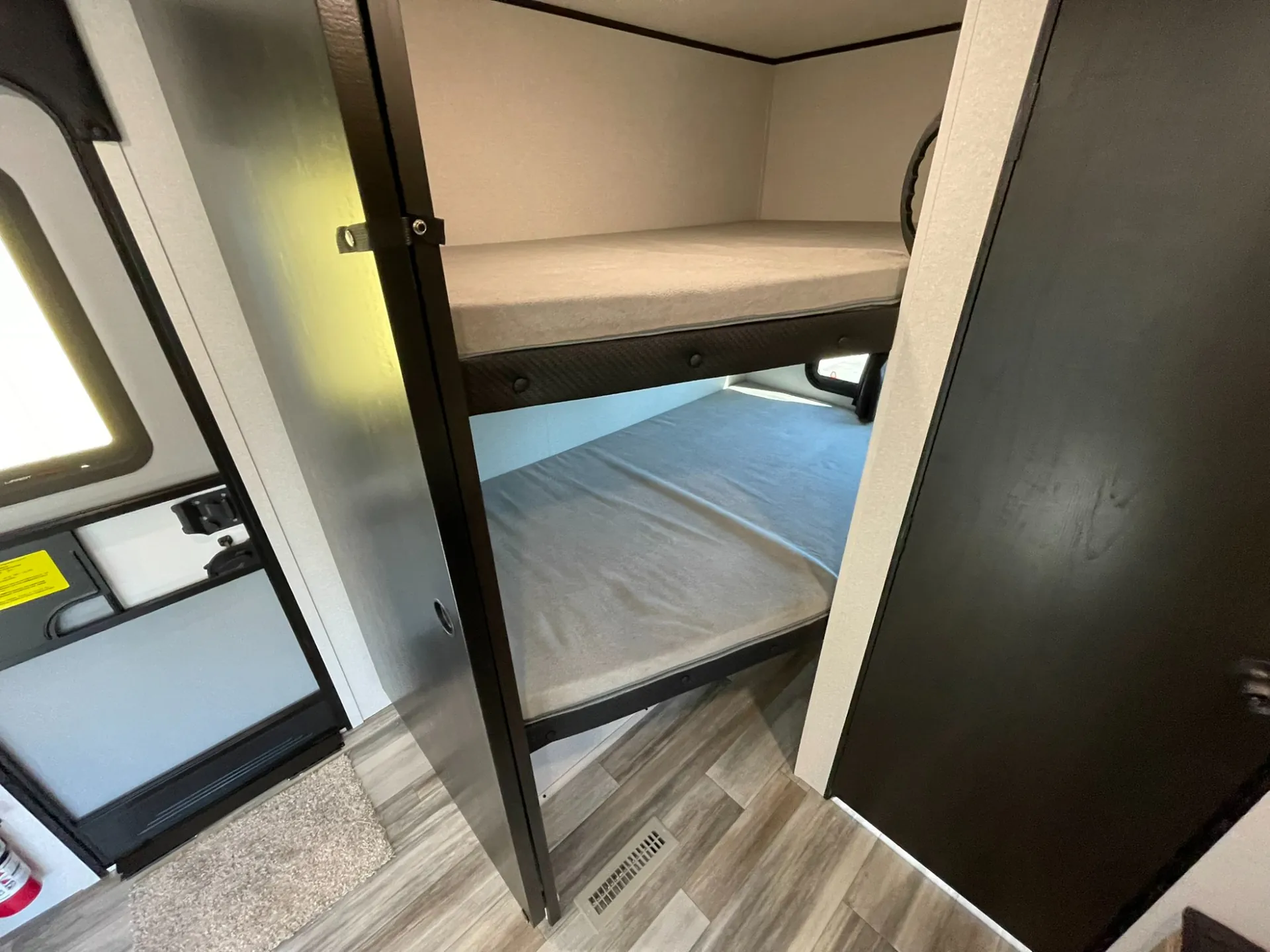 2026 Jayco Jay Flight Slx 330TBS - Photo 4