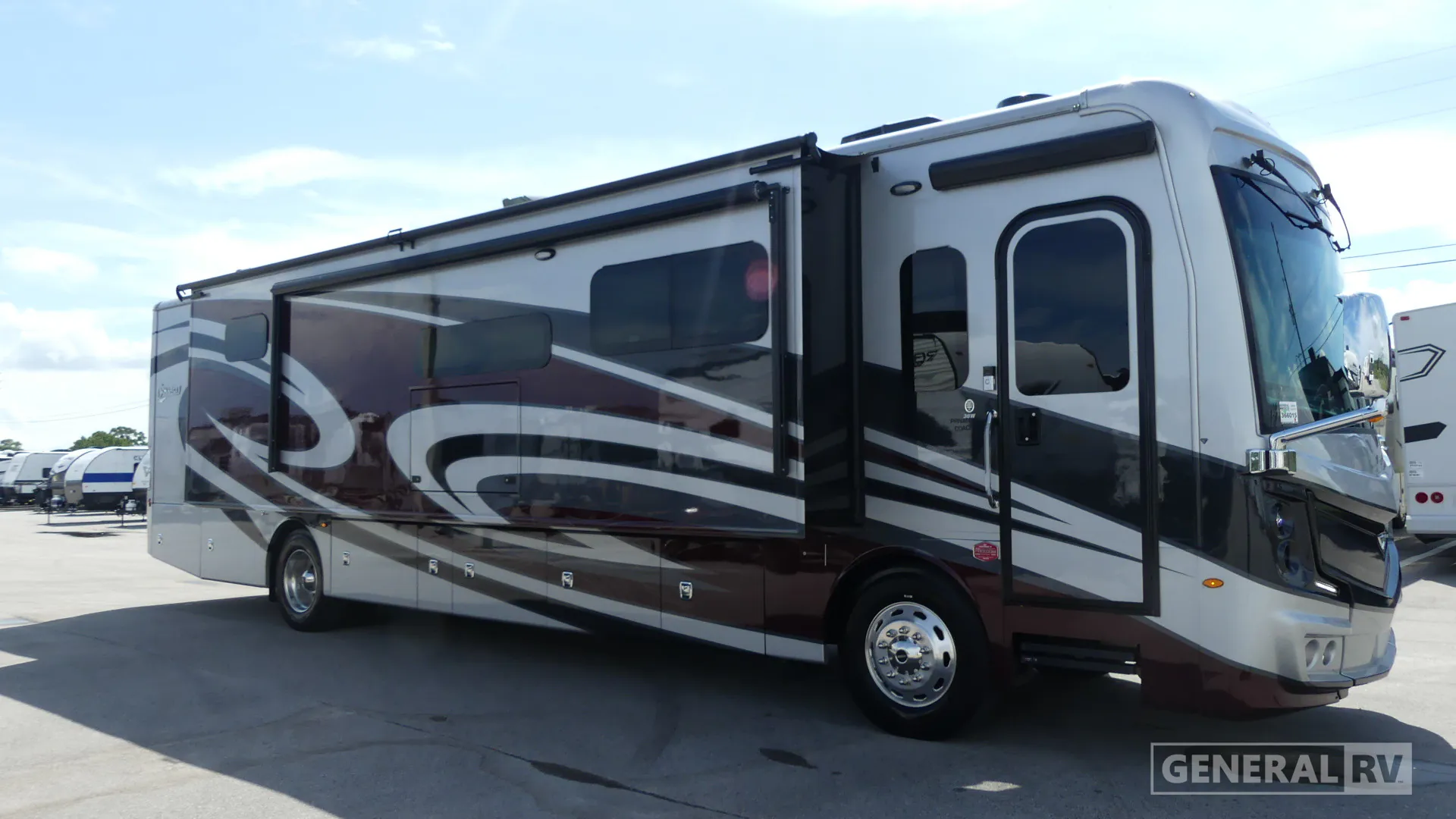 2023 Fleetwood Discovery 38W - Photo 2