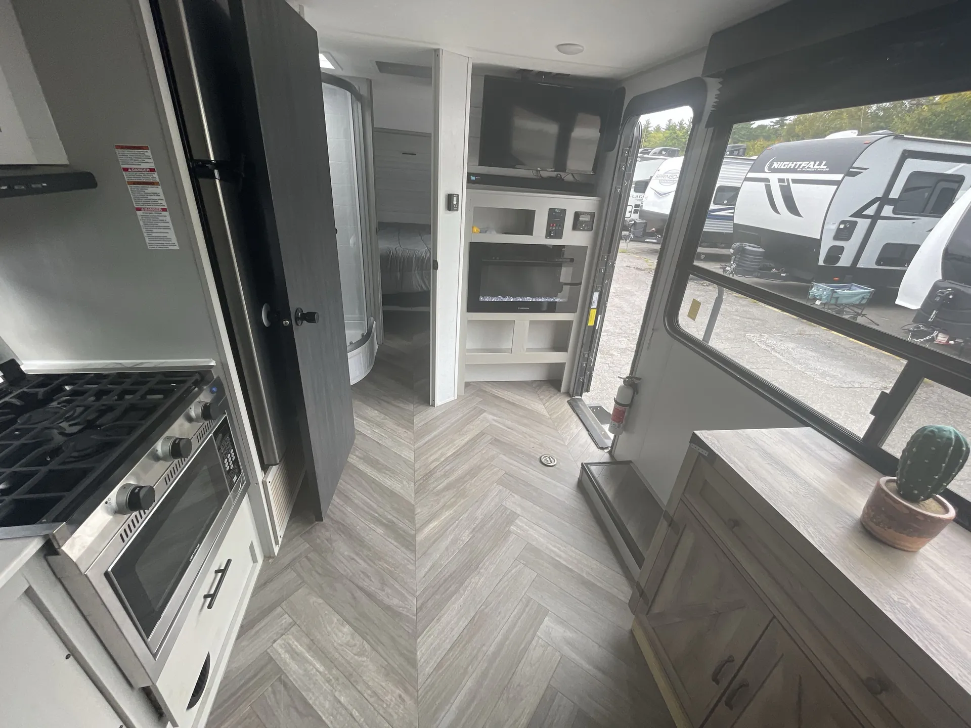 2022 Forest River Wildwood FSX 260RT — living area main