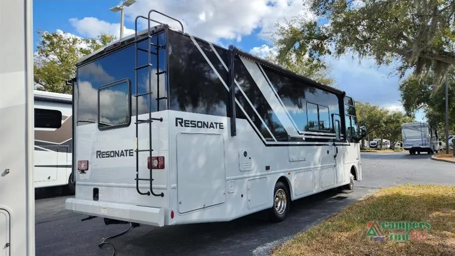 2026 Thor Motor Coach Resonate 29D - Photo 4