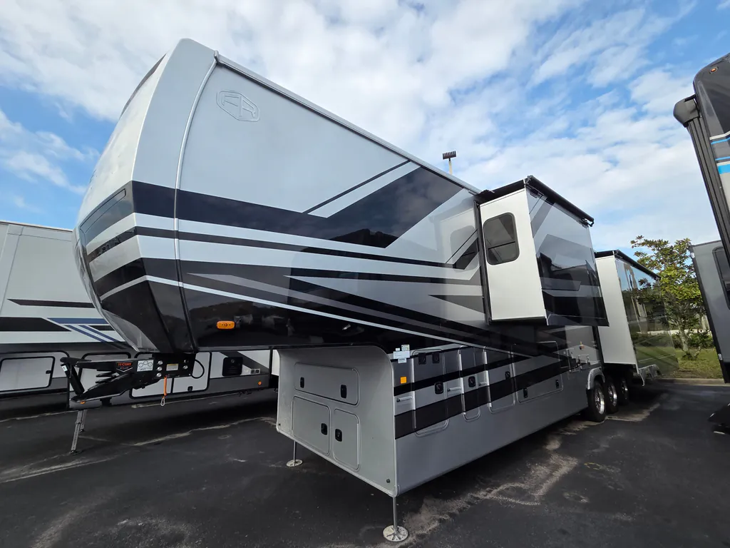 2026 Forest River Riverstone Legacy 43BFC, Photos photo 2