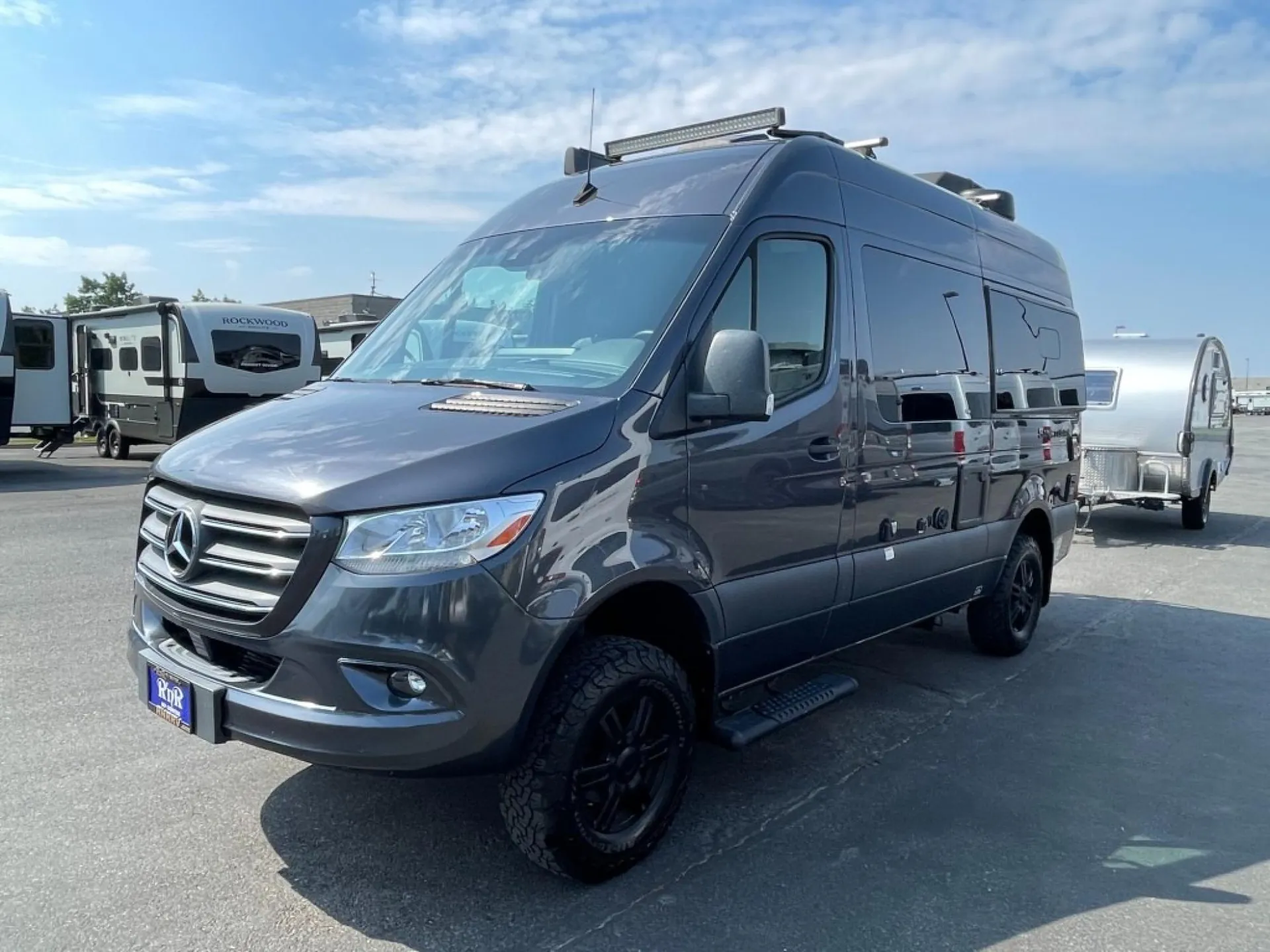 2022 Thor Motor Coach Sanctuary 19L - Photo 3