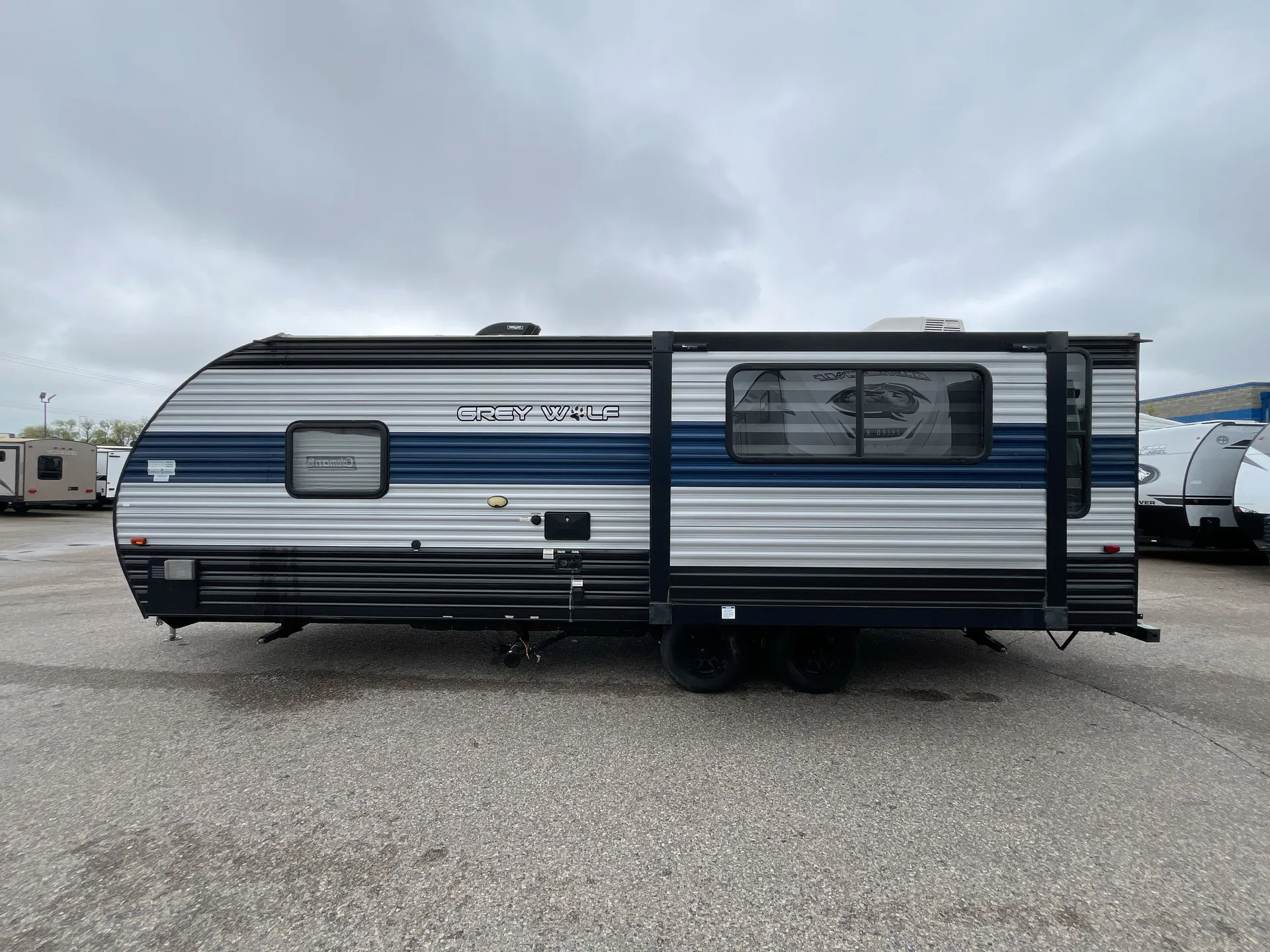 2022 Forest River Cherokee Grey Wolf 23MK — off campside
