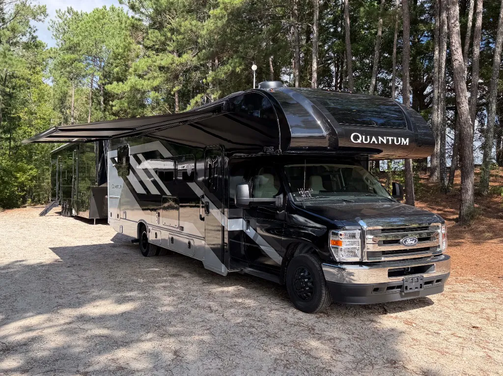 2027 Thor Motor Coach Quantum HS31, Photos photo 47