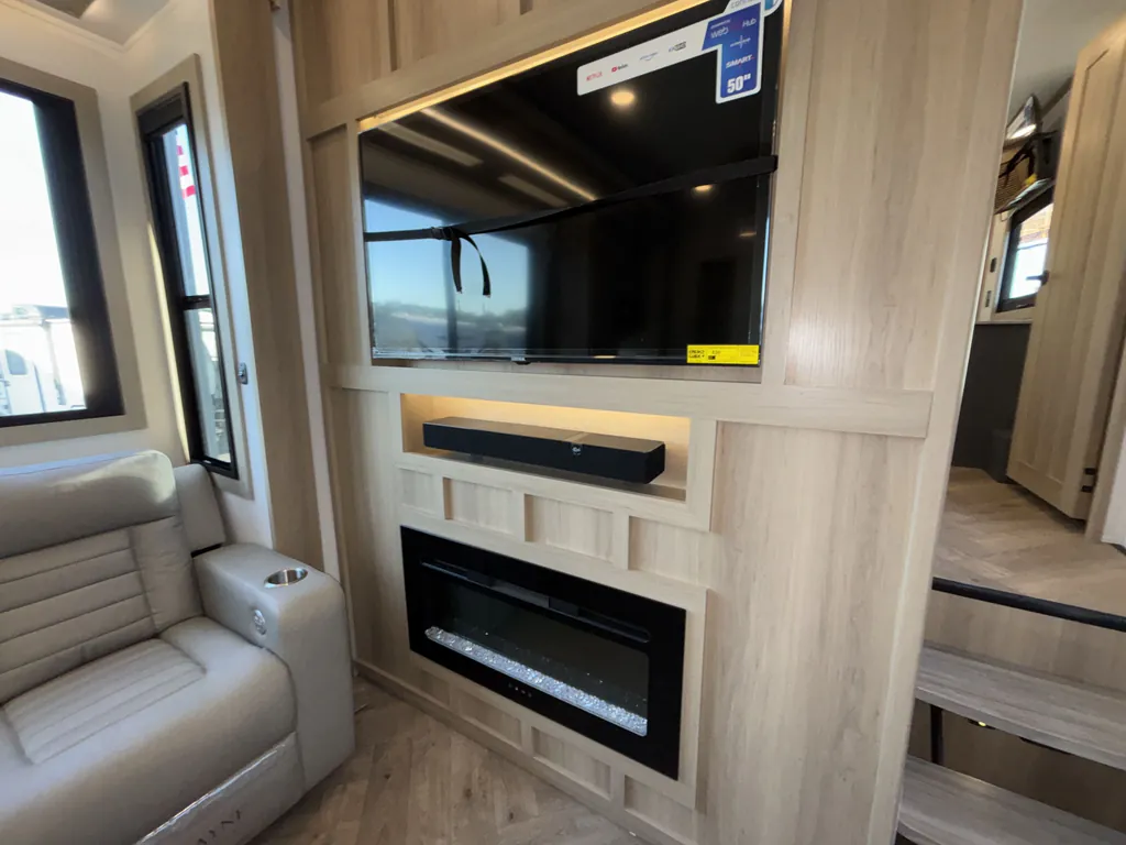 2026 Keystone Raptor 433, Photos photo 9