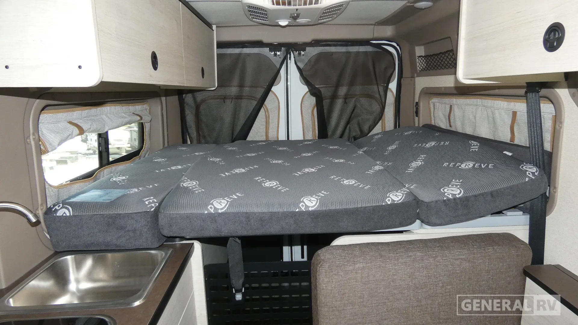 2027 Winnebago Solis Pocket 36A - Photo 3