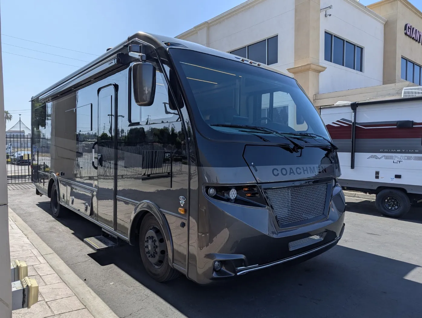 2026 Coachmen Euro 25TB - Photo 2