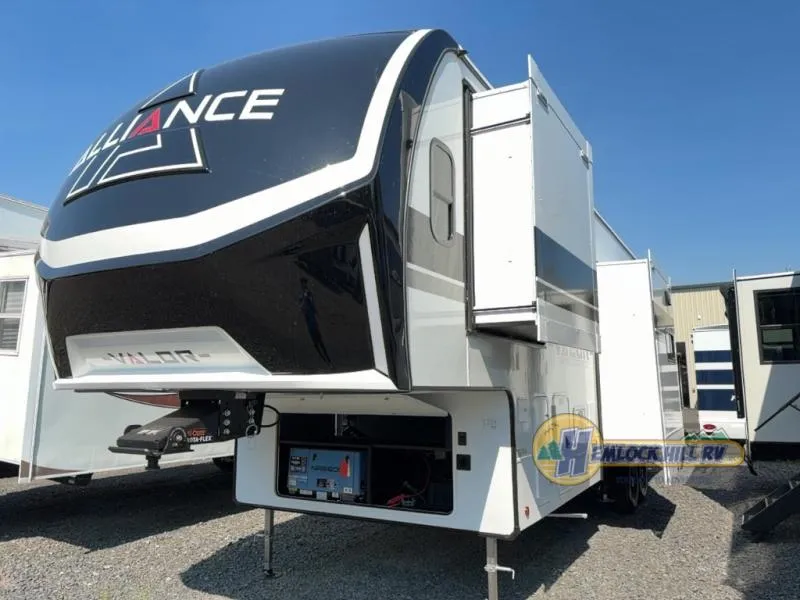 2026 Alliance RV Valor 32A10 - Photo 4