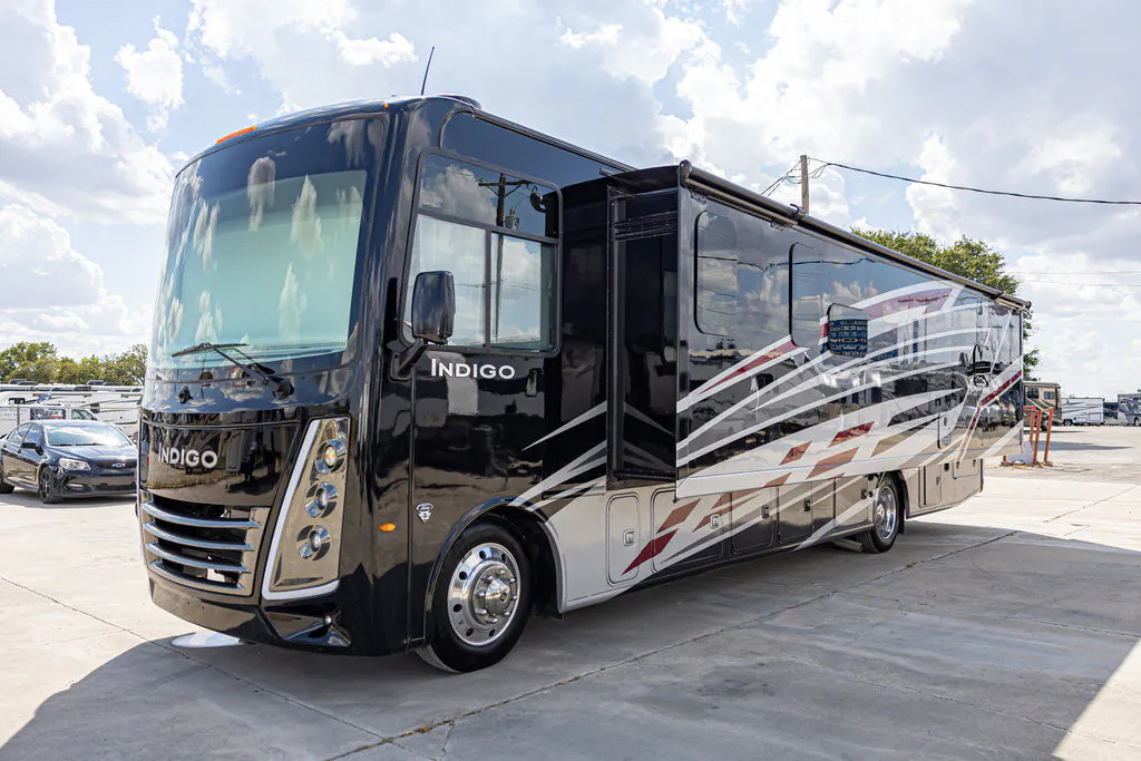 2023 Thor Motor Coach Indigo DD35 - Photo 2