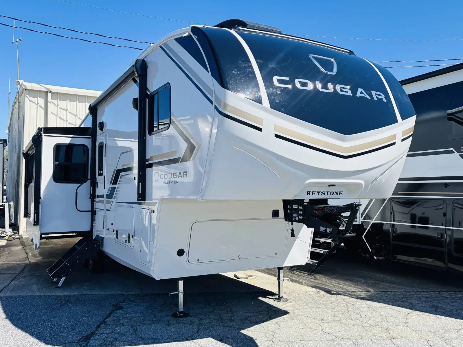 2026 Keystone COUGAR HALF-TON 28RLI - Photo 2
