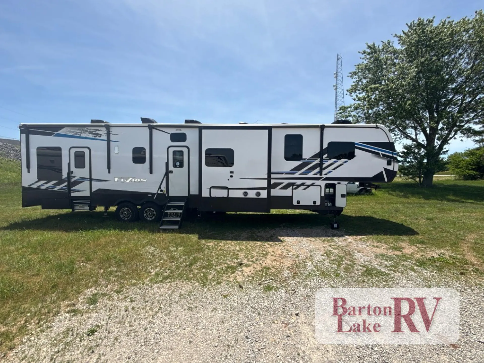 2023 Keystone Fuzion 421 - Photo 2