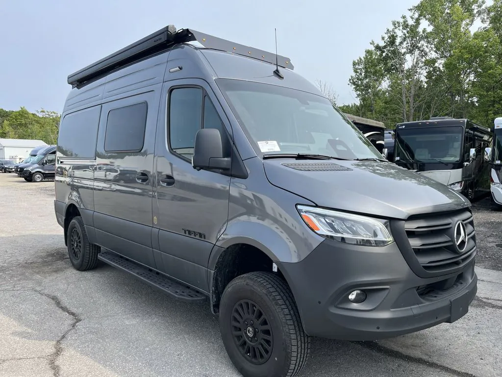 2027 Tiffin GH1 SE 19 SBV - Photo 2