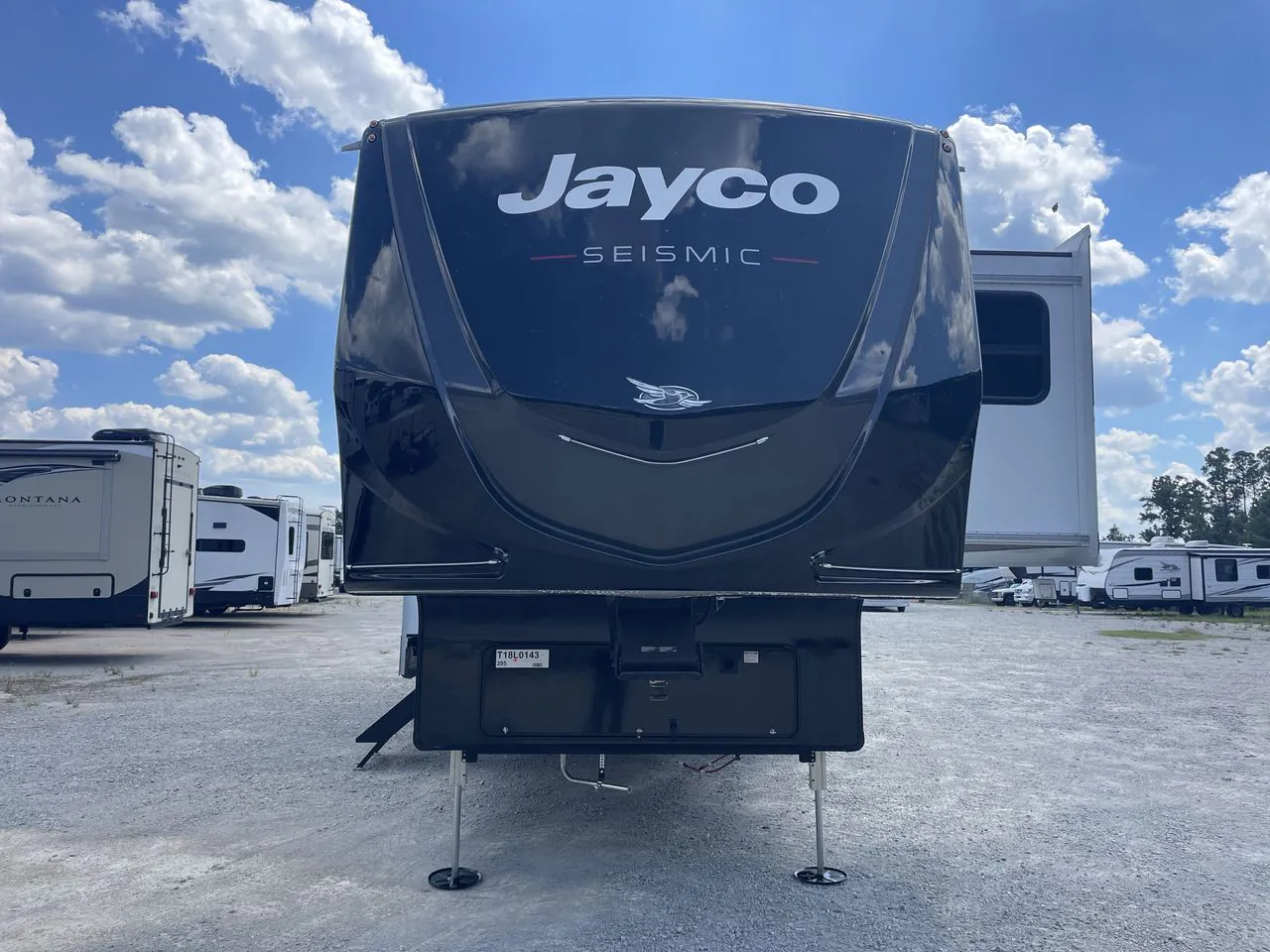 2026 Jayco Seismic 395 - Photo 3
