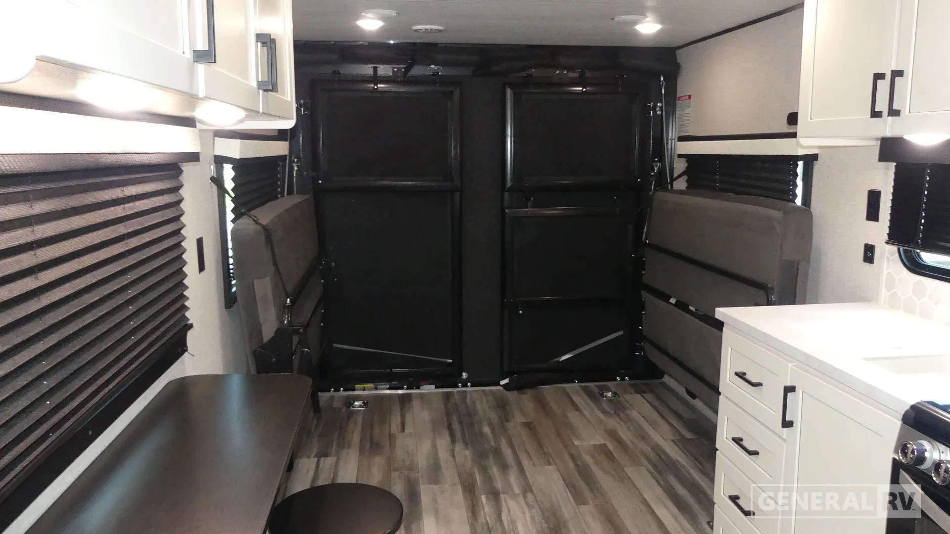 2025 Jayco Jay Flight 265TH - Photo 3