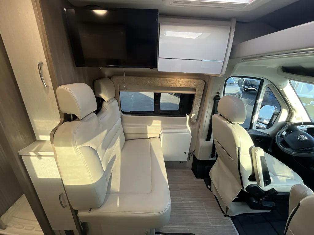 2022 Thor Motor Coach Tellaro 20AT, Photos photo 11