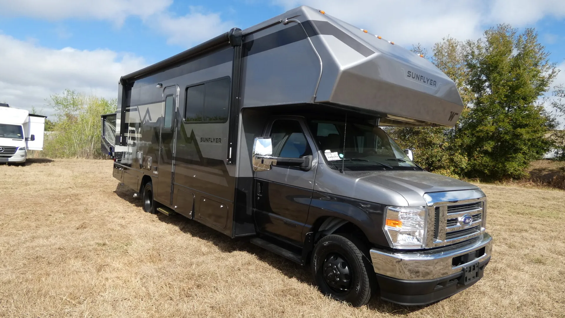 2027 Winnebago Sunflyer 26FE - Photo 2