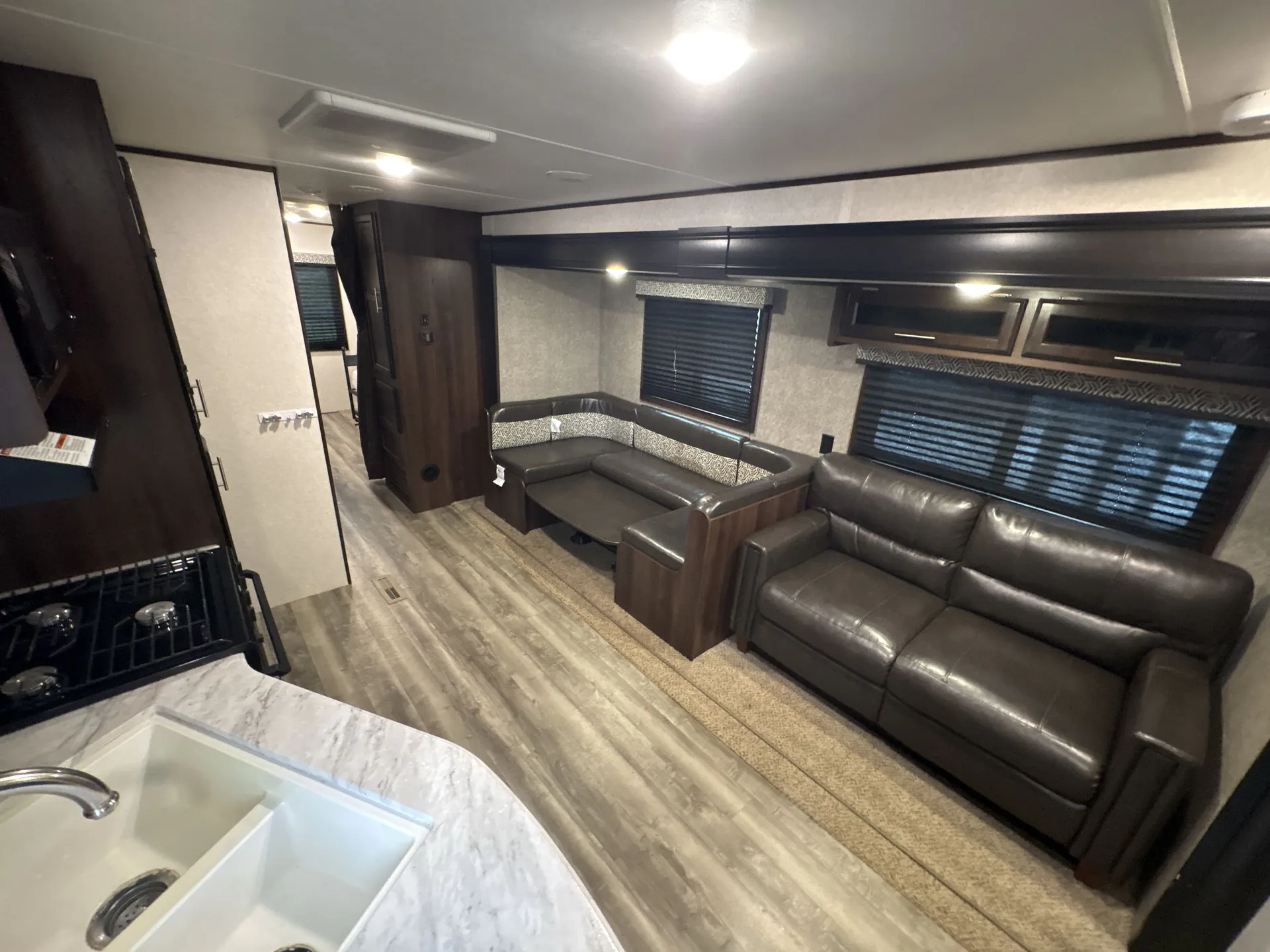 2019 Jayco Jay Flight SLX 324BDS — living area main