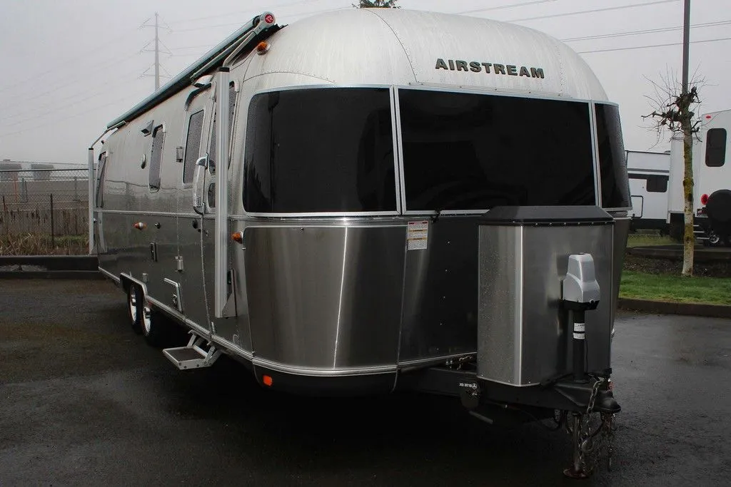 2016 Airstream Classic 30 - Photo 2