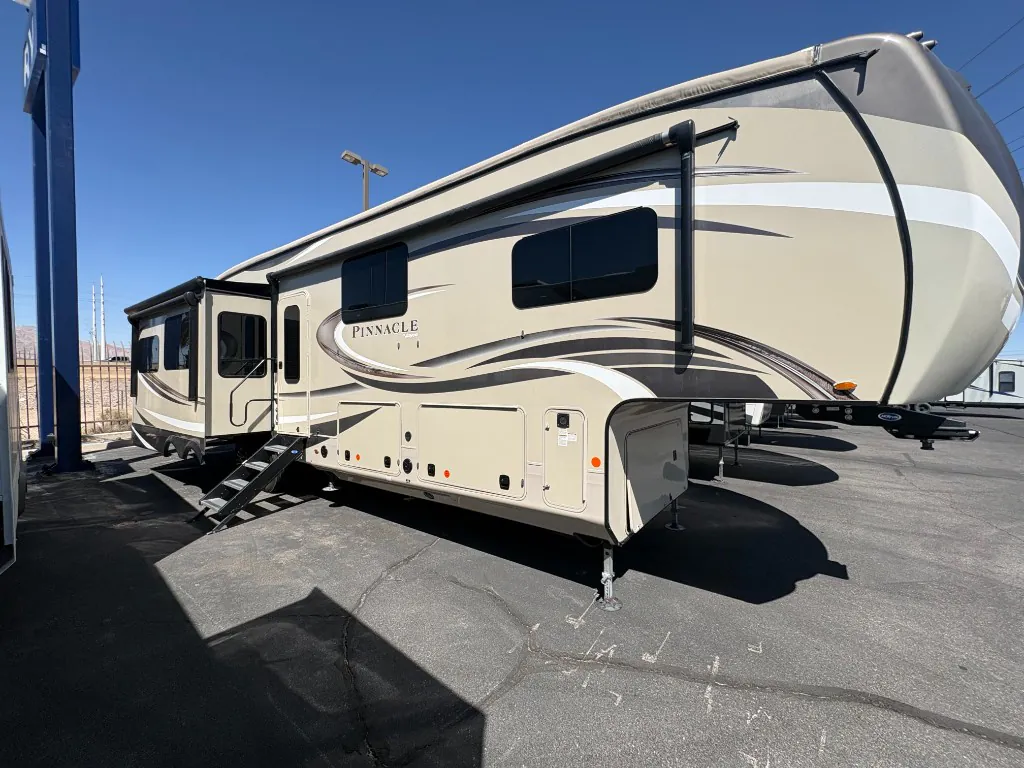 2019 Jayco Pinnacle 37MDQS - Photo 4