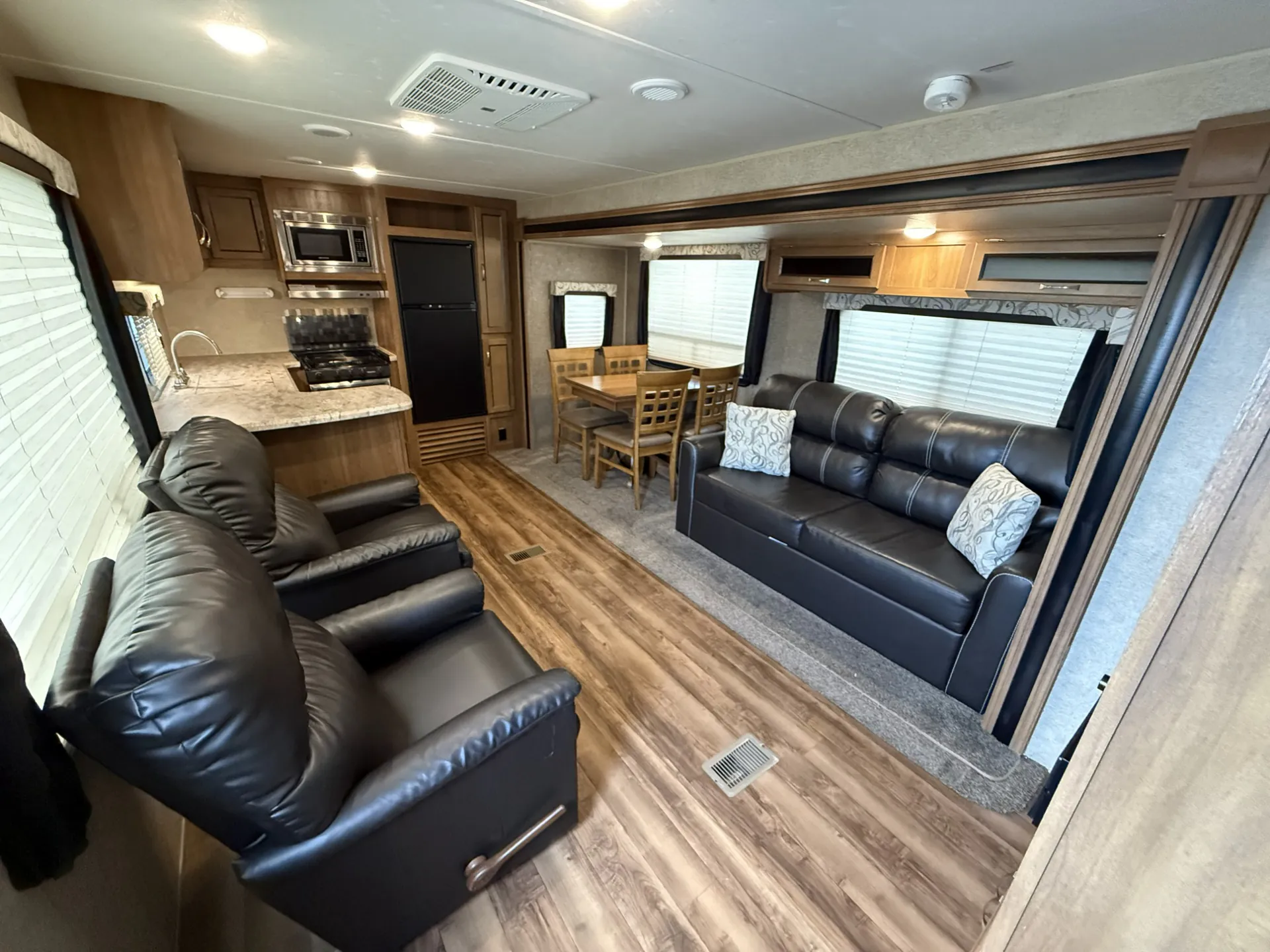 2019 Coachmen Catalina Legacy Edition 283RKS - Photo 2