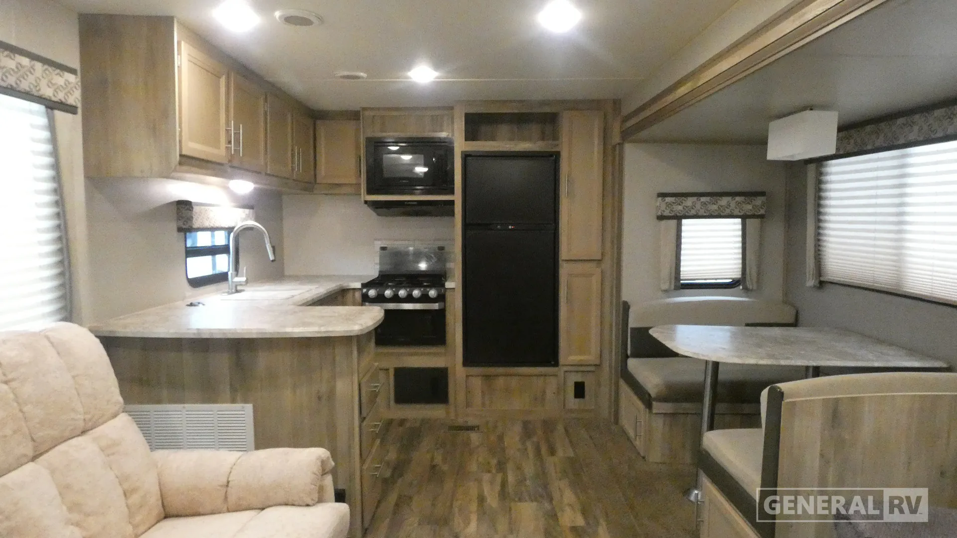 2021 Coachmen Catalina Legacy Edition 303RKDS - Photo 3