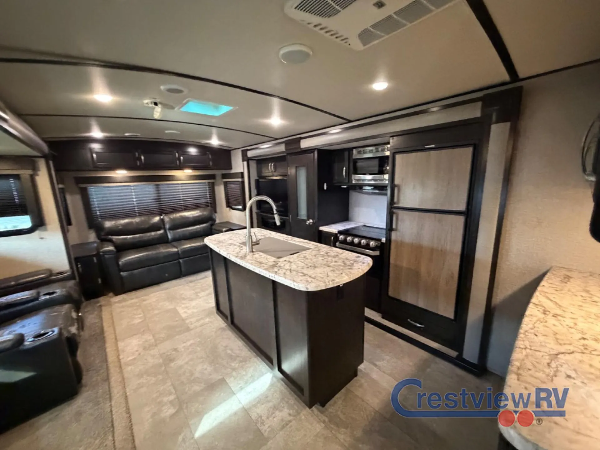 2019 Grand Design Imagine 2970RL - Photo 4
