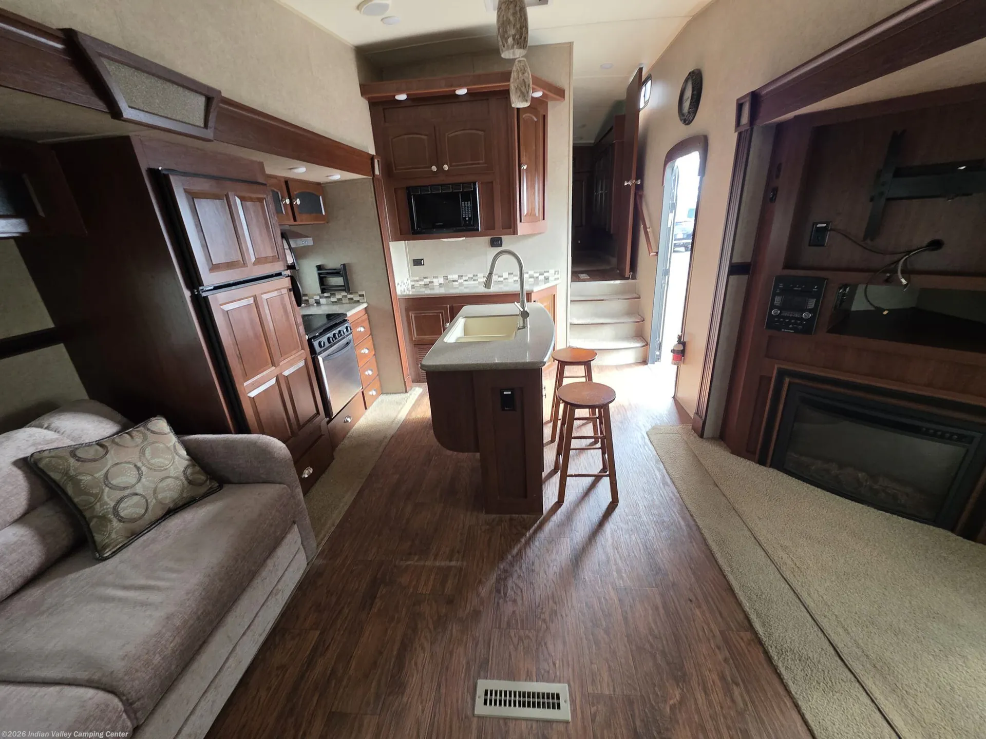 2016 Forest River Rockwood Signature Ultra Lite 8289WS — Photo 5