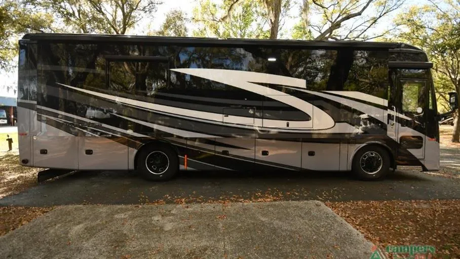 2026 Tiffin Phaeton 35 CH - Photo 4