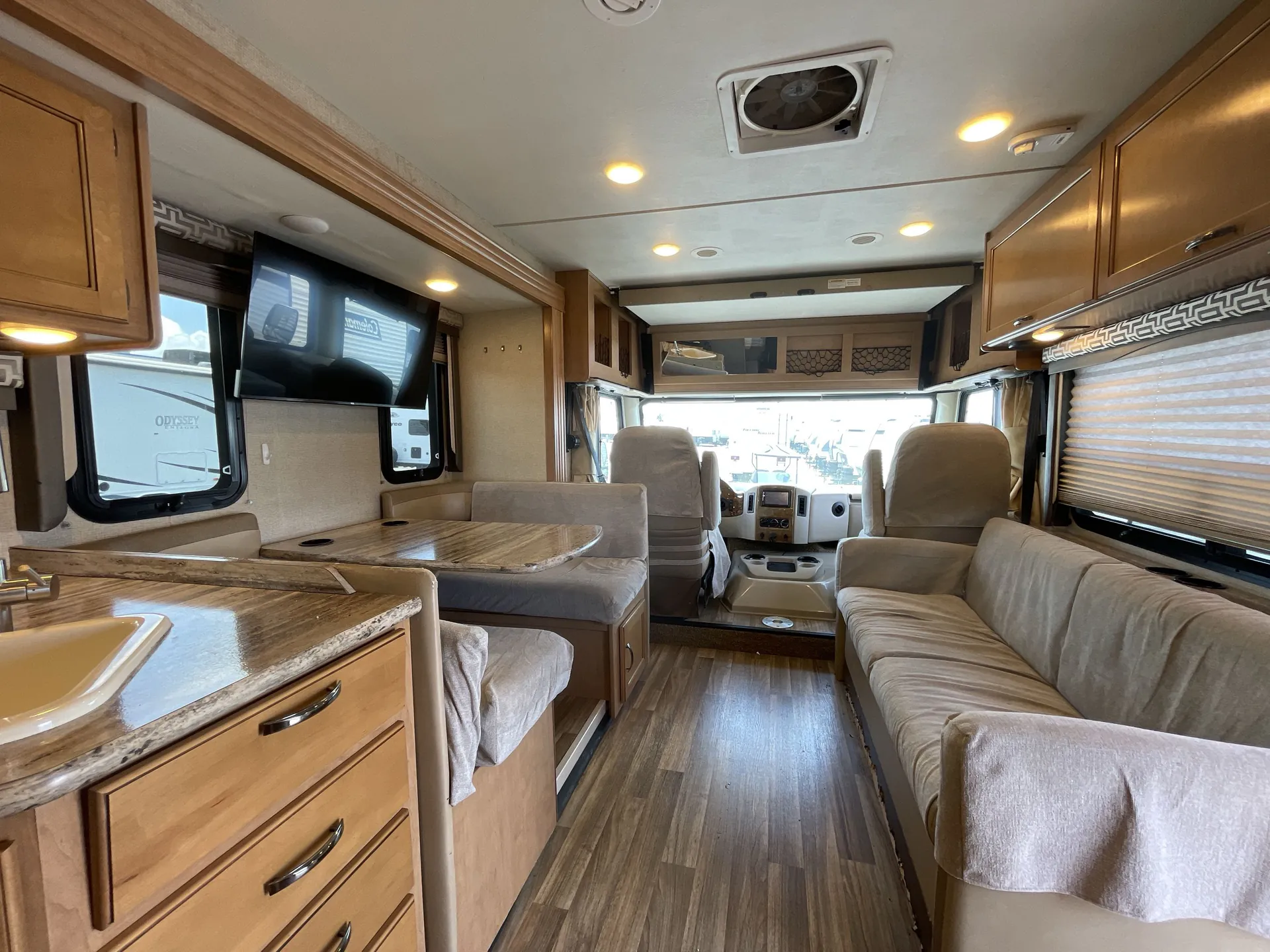 2017 Thor Motor Coach Ace 27.2 - Photo 4