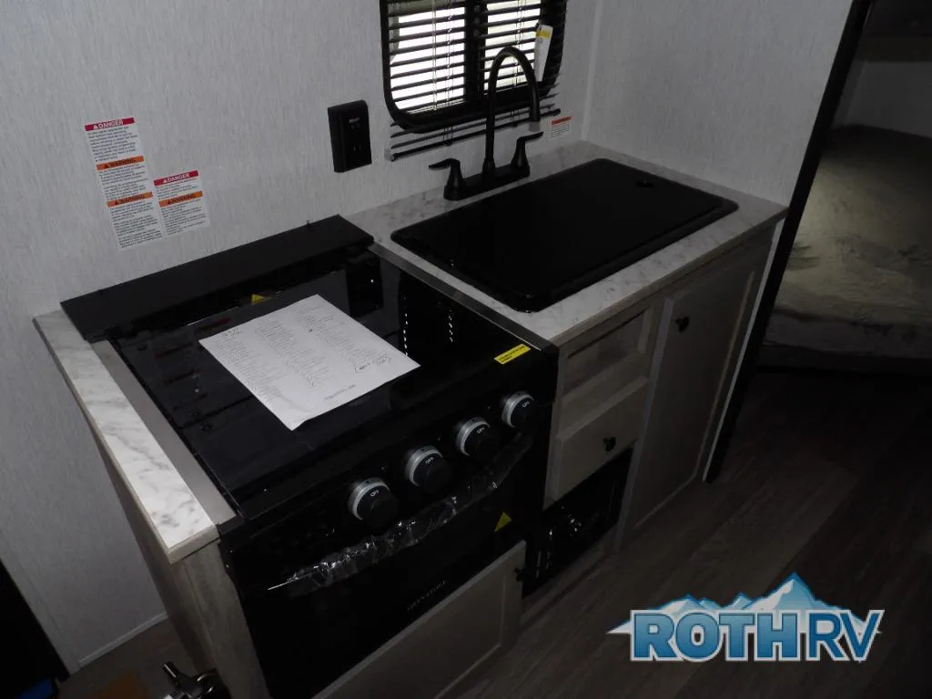 2026 Sunset Park RV Sun Lite LTD 21DB - Photo 2