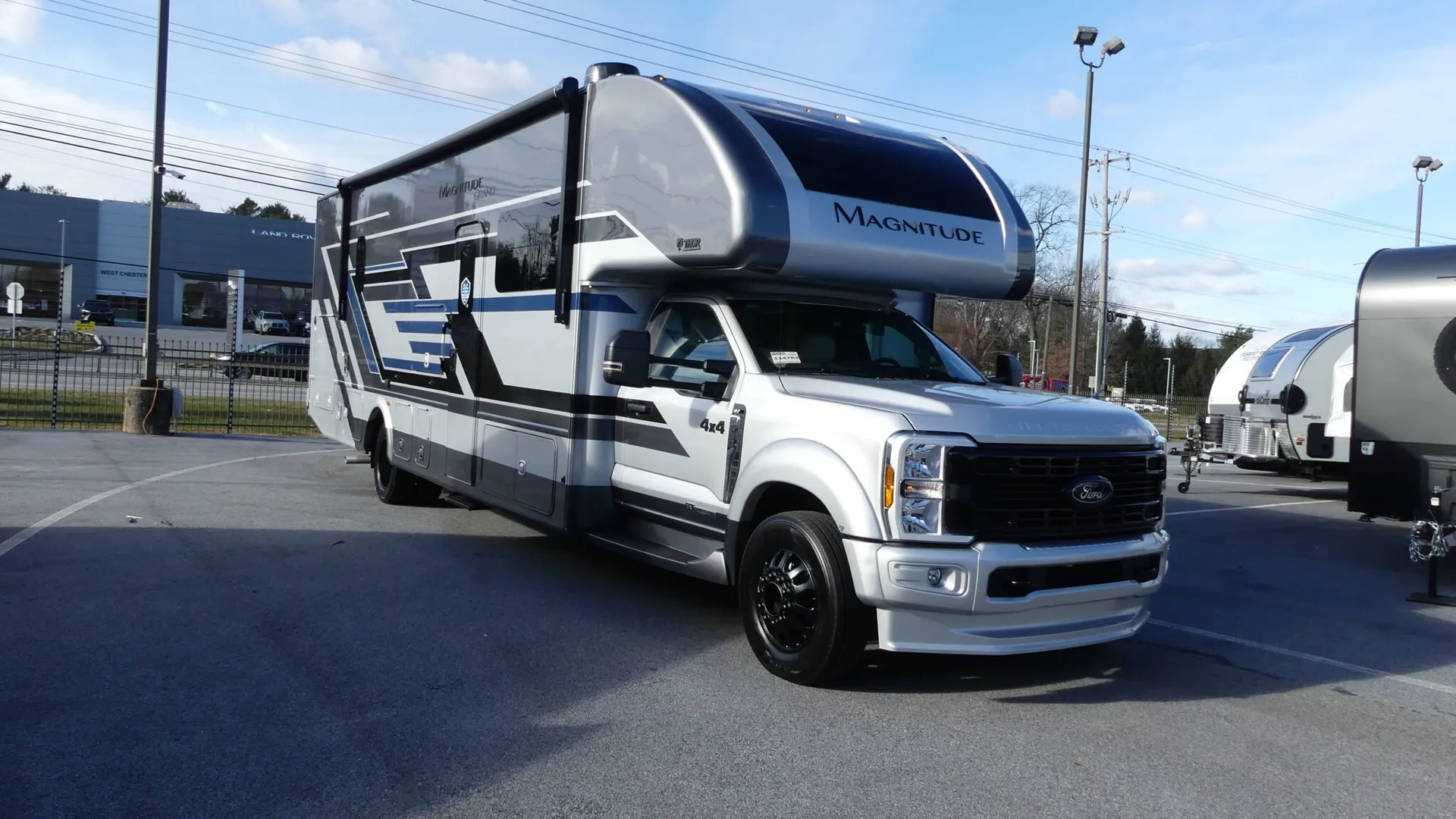2026 Thor Motor Coach Magnitude Grand R36 - Photo 2