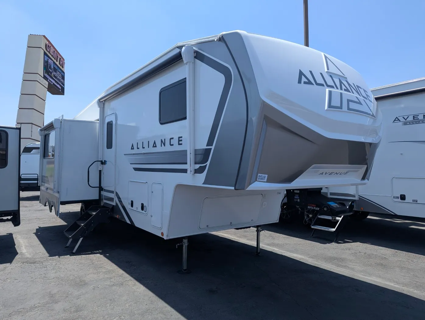 2027 Alliance RV Avenue 30BH - Photo 2