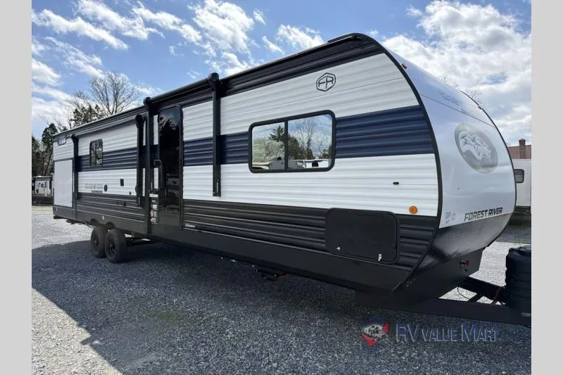 2026 Forest River Cherokee Wolf Den 304SR - Photo 3