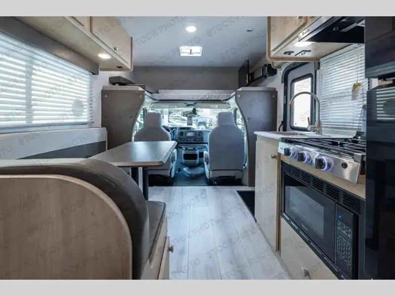 2027 Coachmen Leprechaun 210QSS CHEVY 3500 - Photo 4