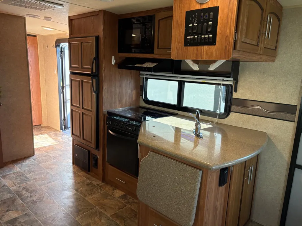 2015 Forest River Rockwood Ultra Lite 2904WS, Photos photo 12