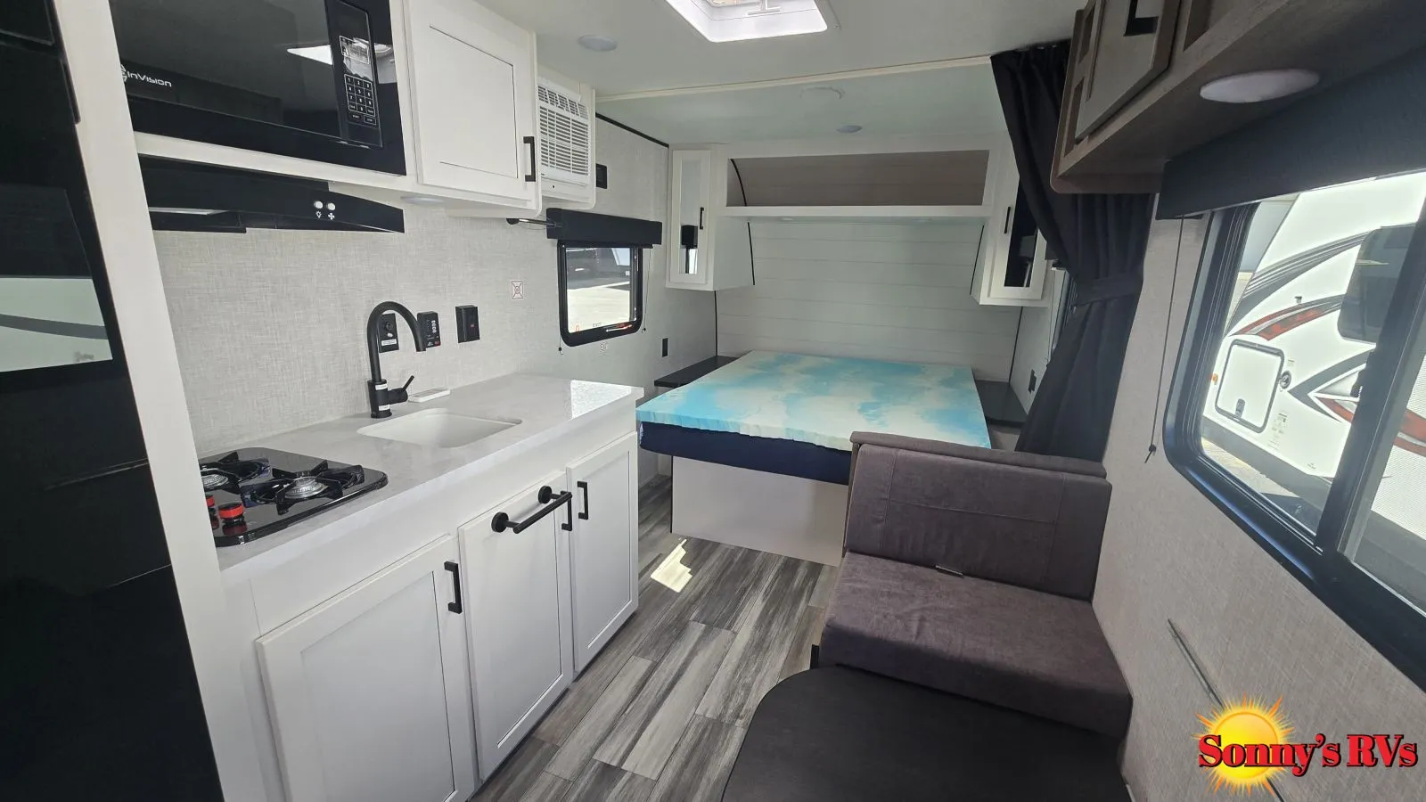 2024 Jayco Jay Flight SLX 195RB - Photo 3