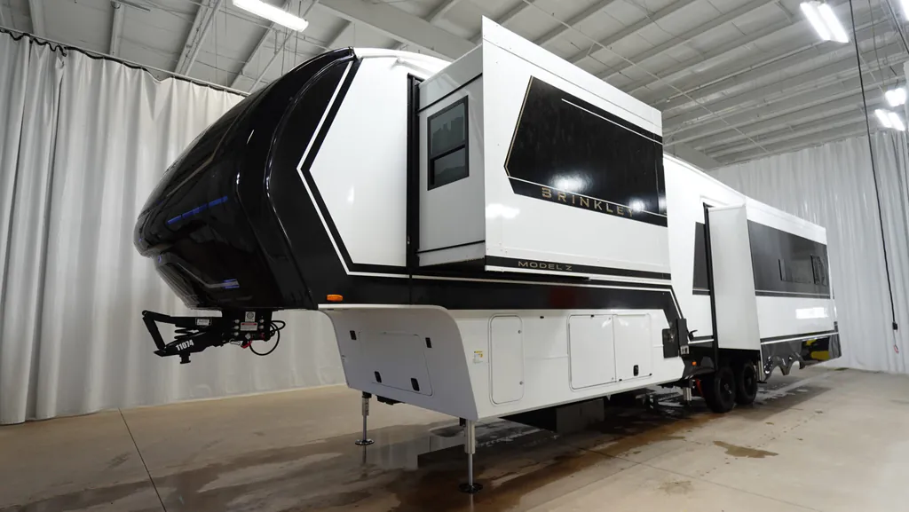 2026 Brinkley Model Z 3600, Photos photo 5