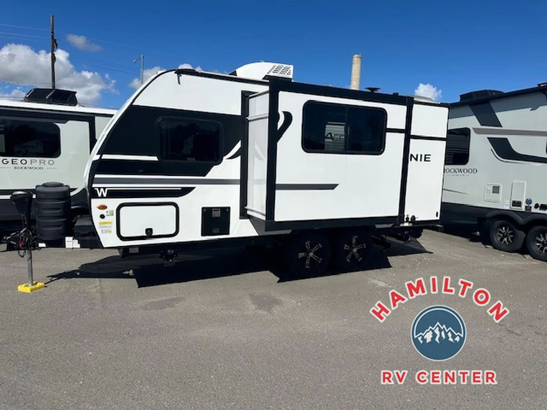 2025 Winnebago Micro Minnie 1821FB - Photo 2