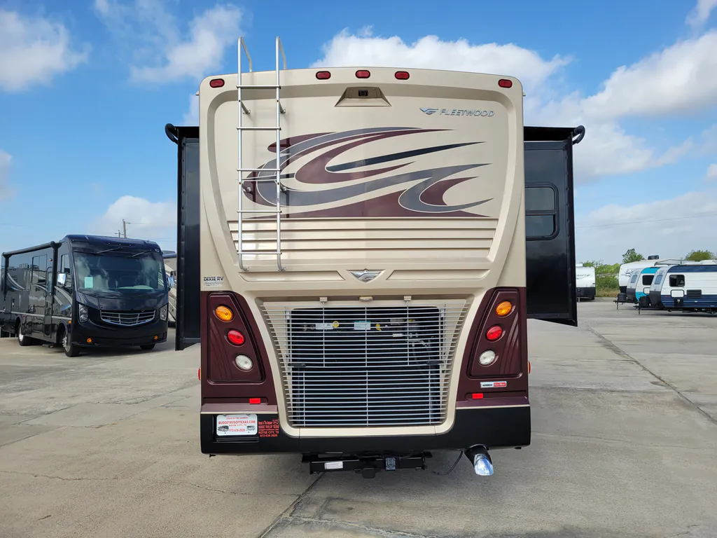 2018 Fleetwood Pace Arrow LXE 38F, Photos photo 6
