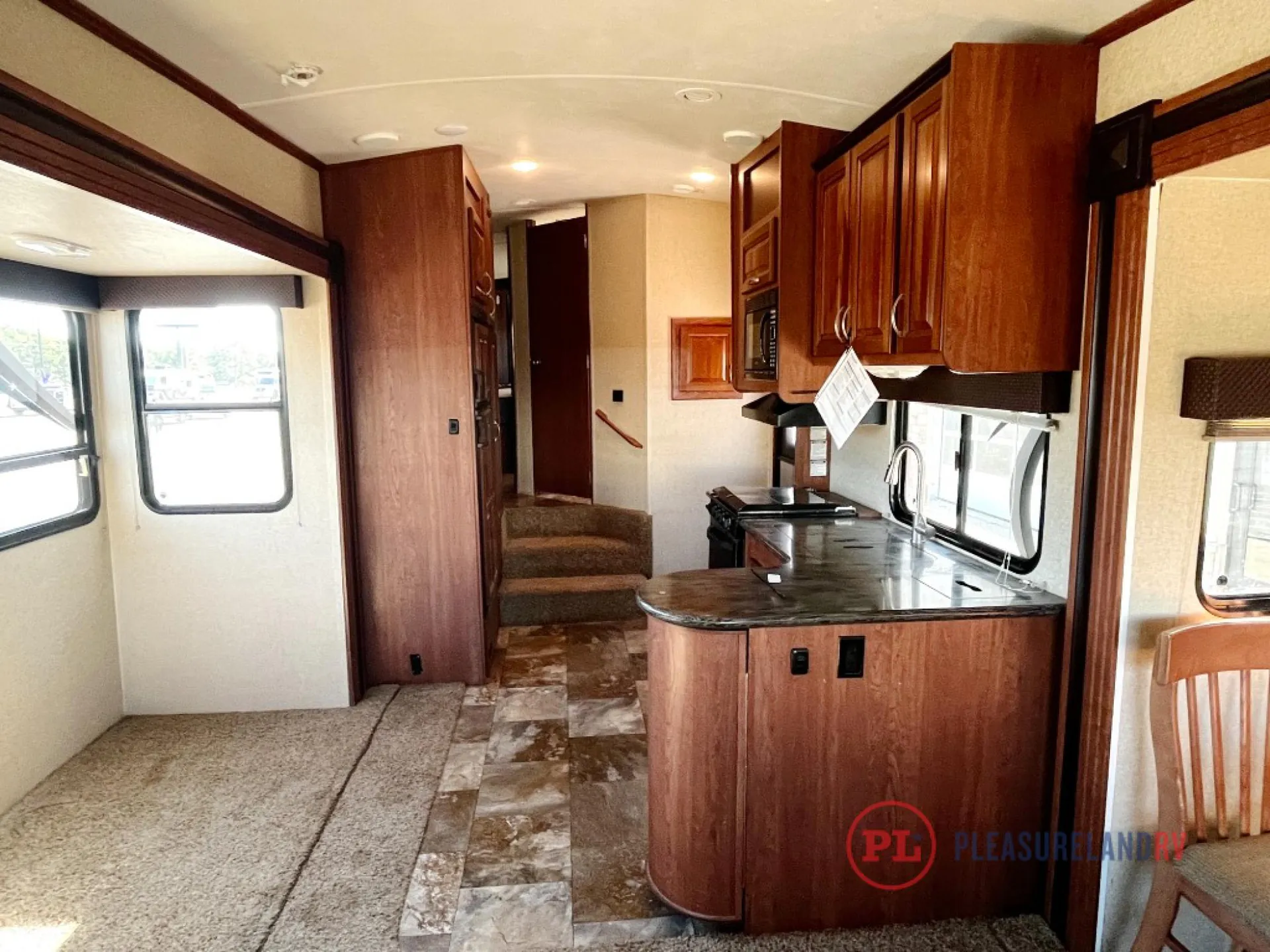 2013 Forest River Wildcat Sterling 32RL - Photo 3
