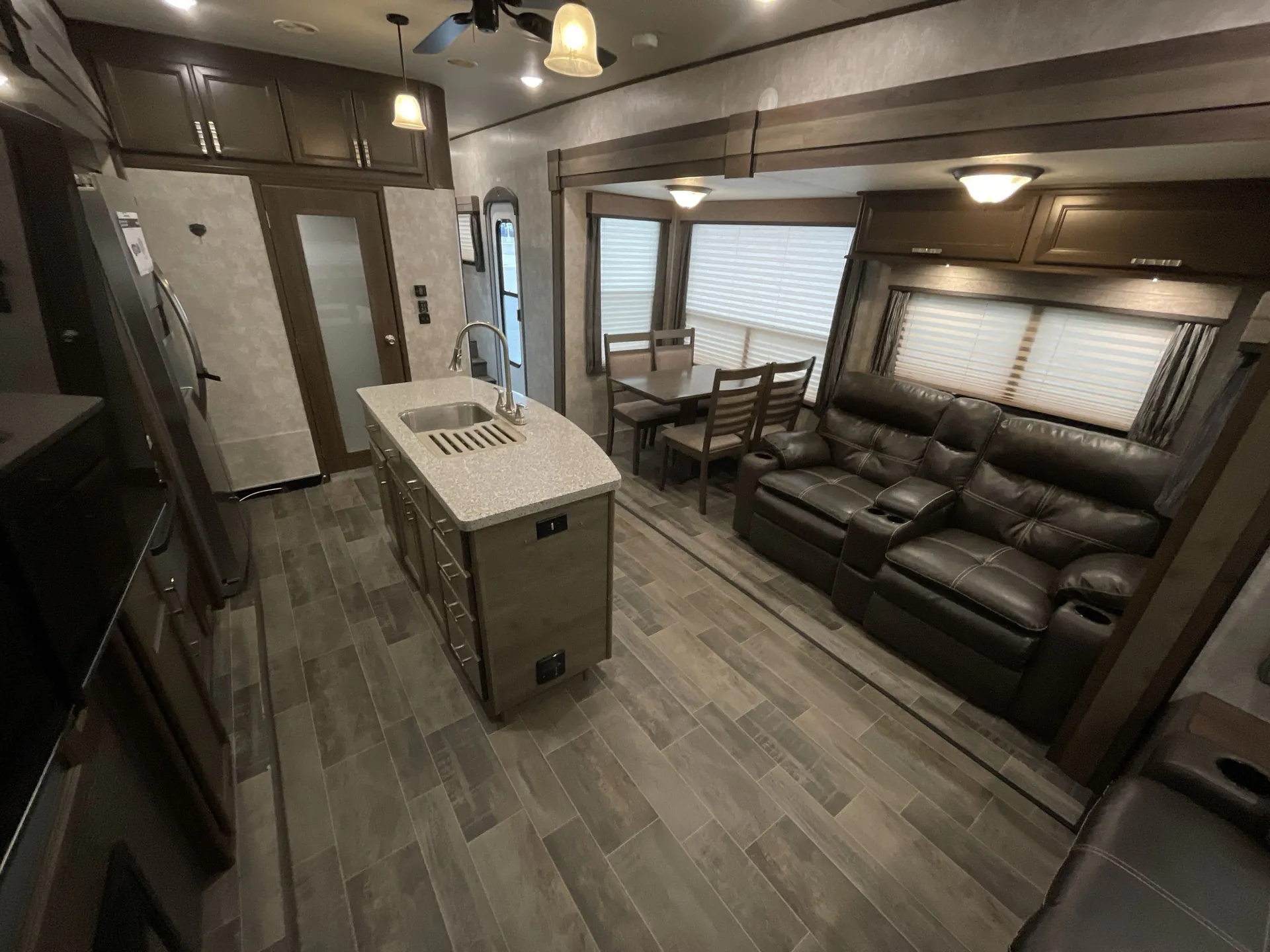 2018 Highland Ridge Open Range 371MBH — living area main