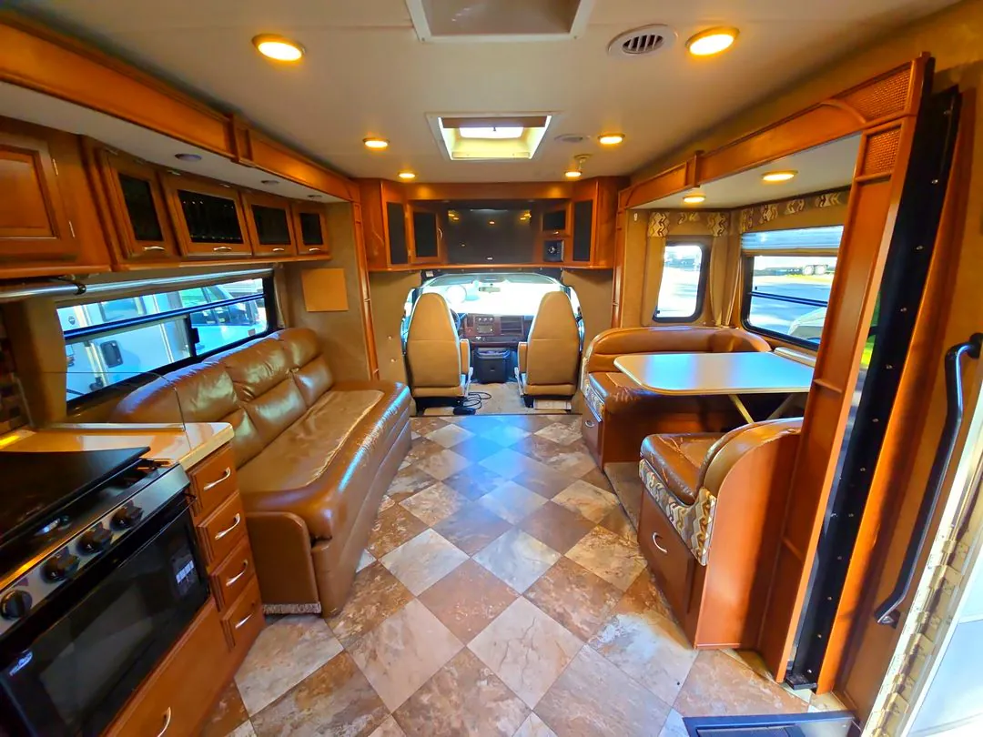 2015 Coachmen Concord 300TS - Photo 3