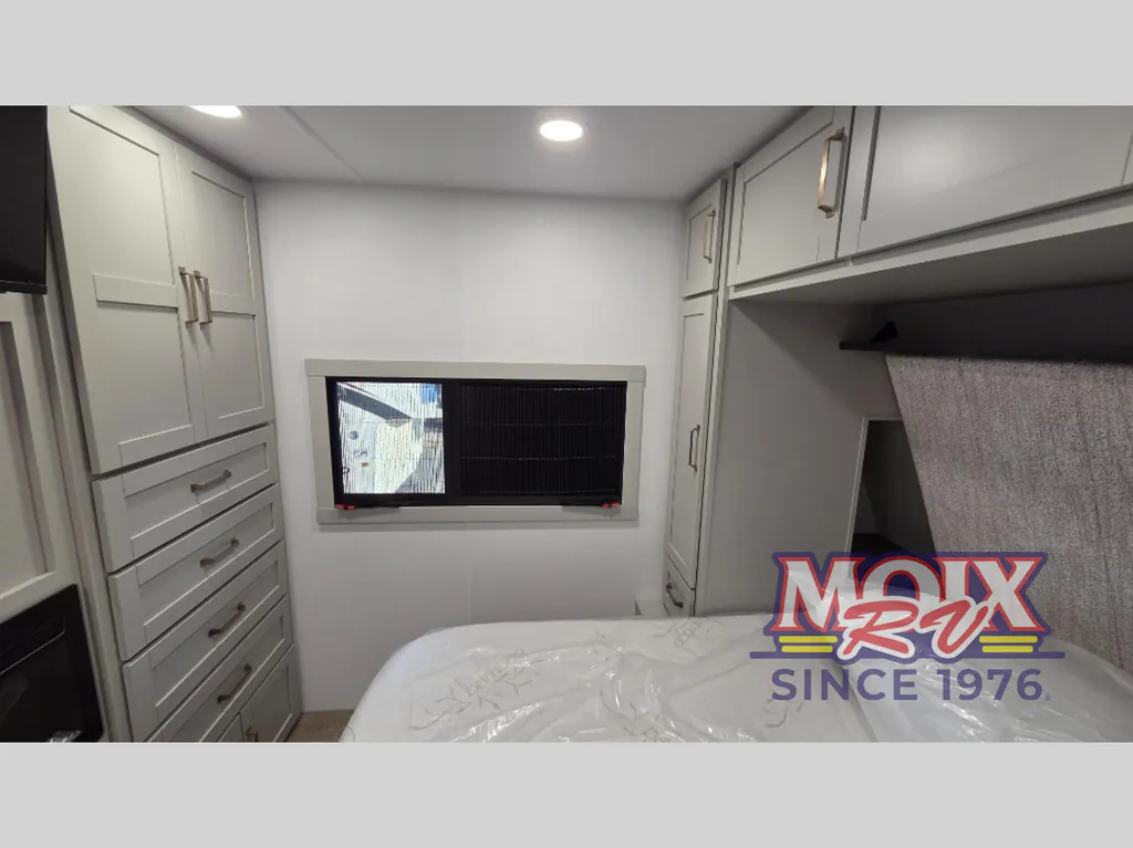 2026 Brinkley Model Z Air 297, Photos photo 22