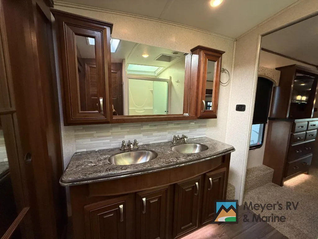 2017 Jayco Pinnacle 36FBTS, Photos photo 25
