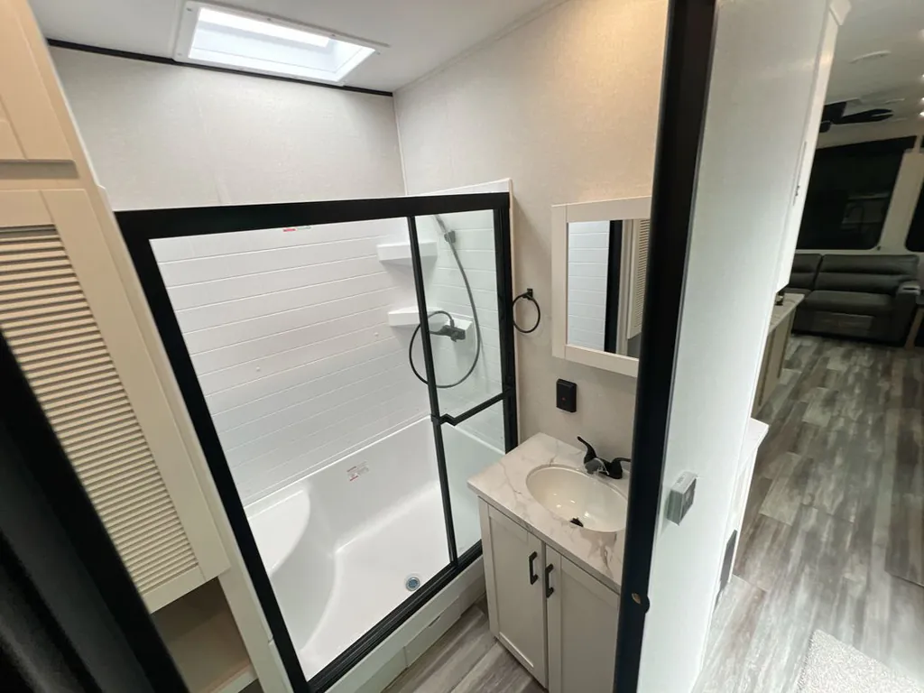 2026 Jayco Jay Flight Bungalow 401FLTS DS, Photos photo 16
