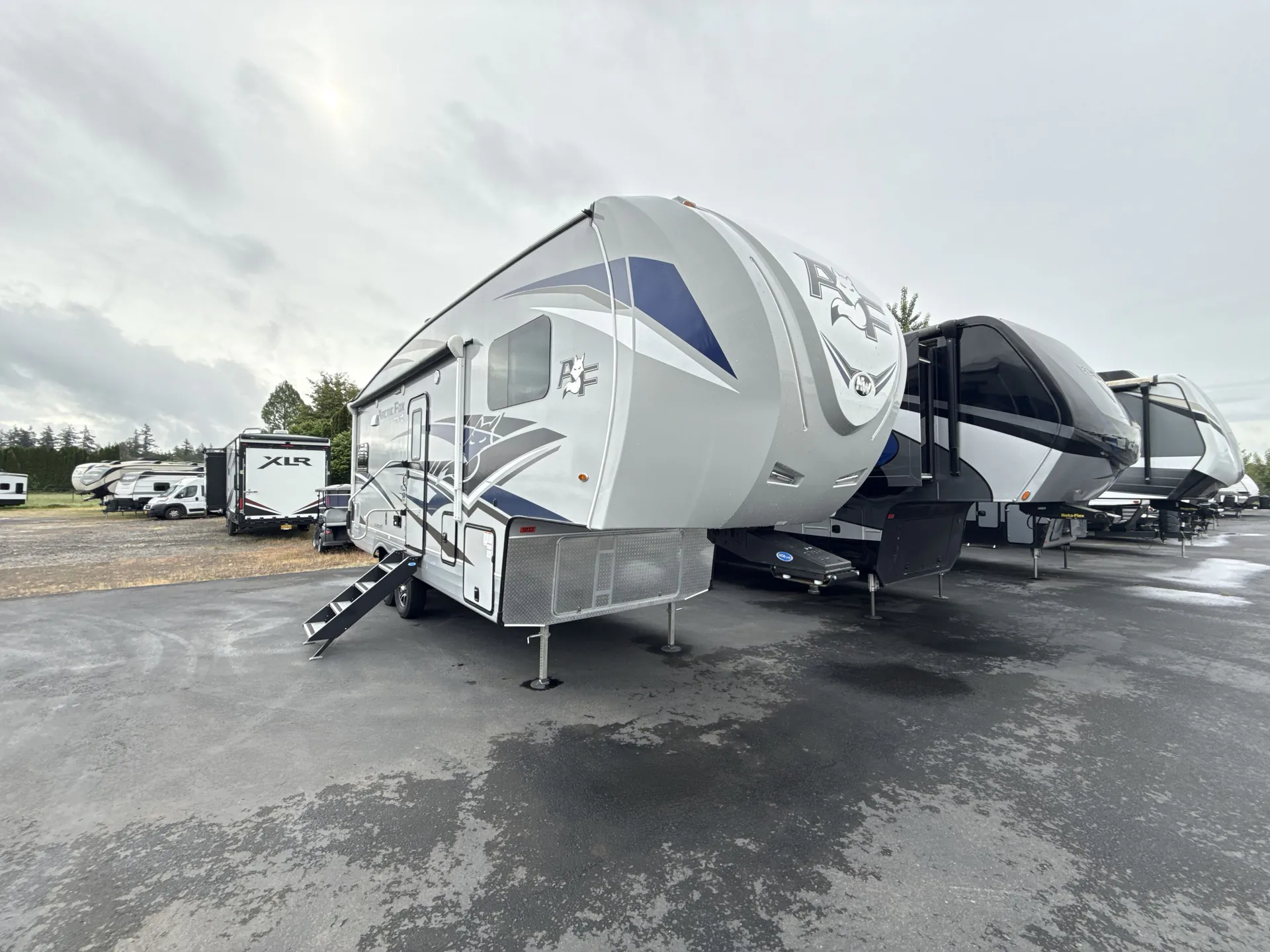 2024 Northwood Arctic Fox Grande Ronde 27-5L - Photo 2