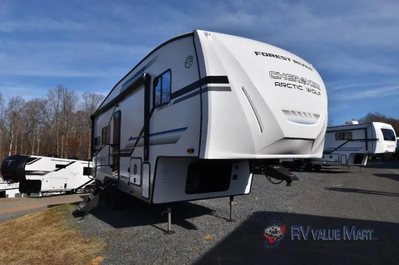 2025 Forest River Cherokee Arctic Wolf 23MLE - Photo 2